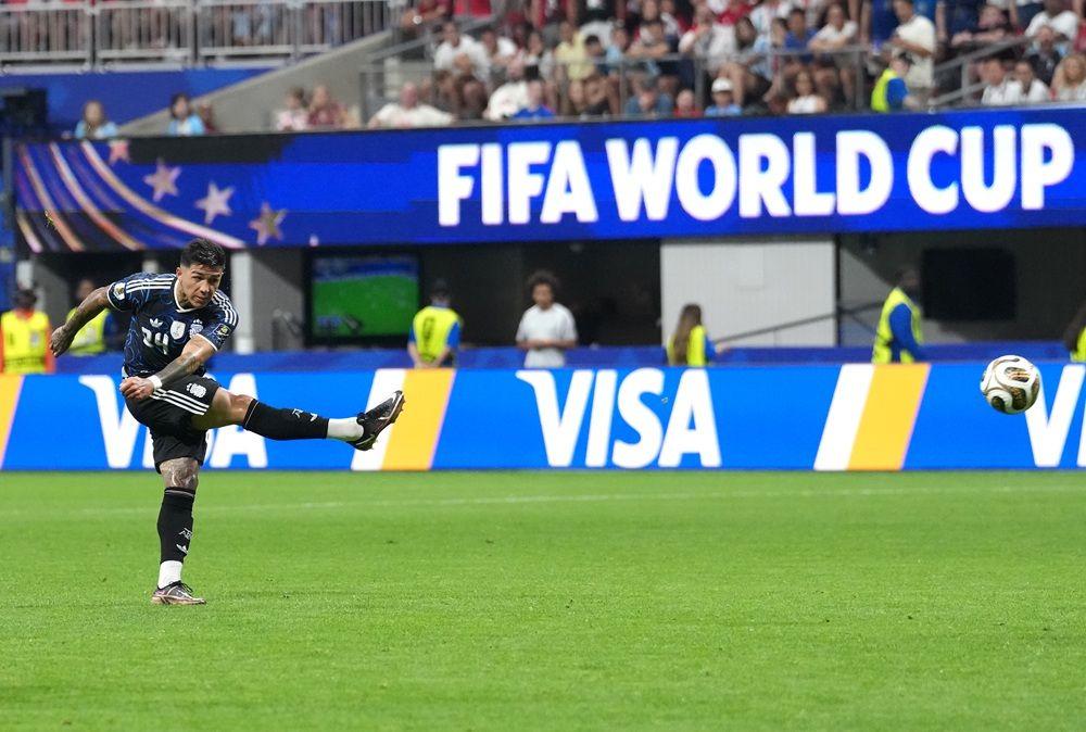 Argentina sa devet života, engleski san je ponovo raspršen 2 gol enca fernandeza, argentina - engleska