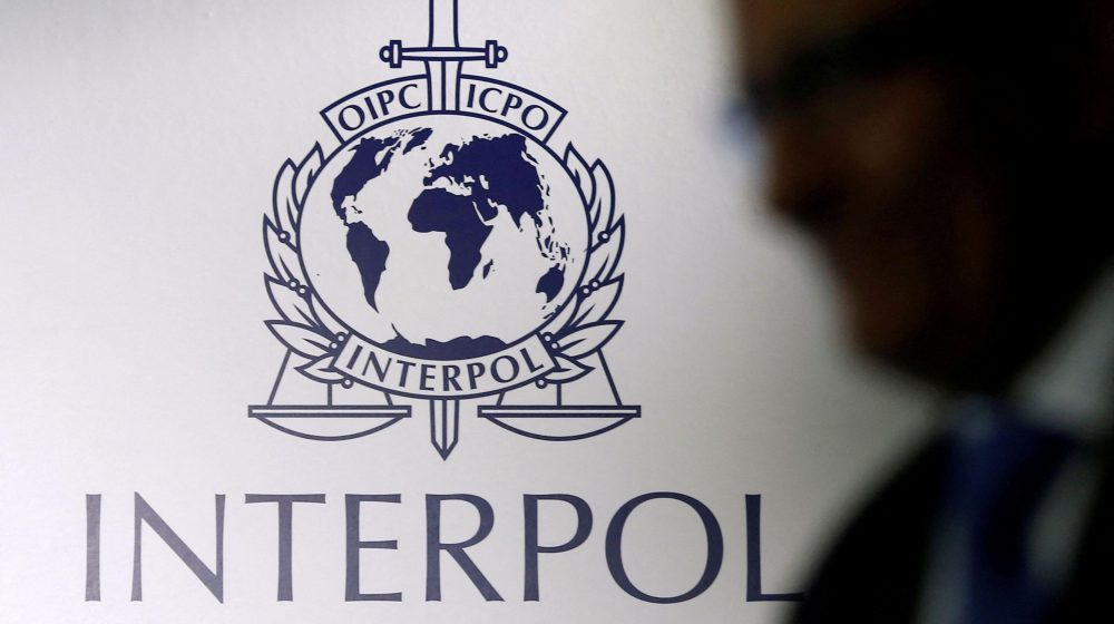 Kad i kako Interpol raspisuje poternicu 7