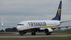'Bilo je užasno': Supruga iz Srbije spasila muža da ne ispadne iz aviona Rajanera 2 'Bilo je užasno': Supruga iz Srbije spasila muža da ne ispadne iz aviona Rajanera 2