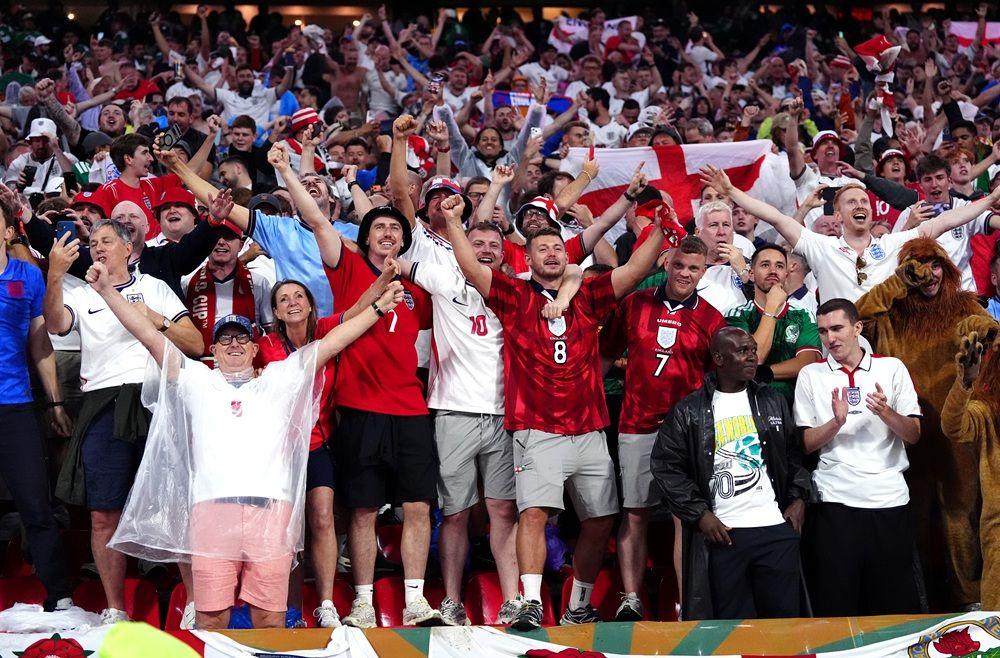 Norveška izbacila Brazil, Englezi preživeli dramu na 2.000 metara 7 engleska, engleski navijači