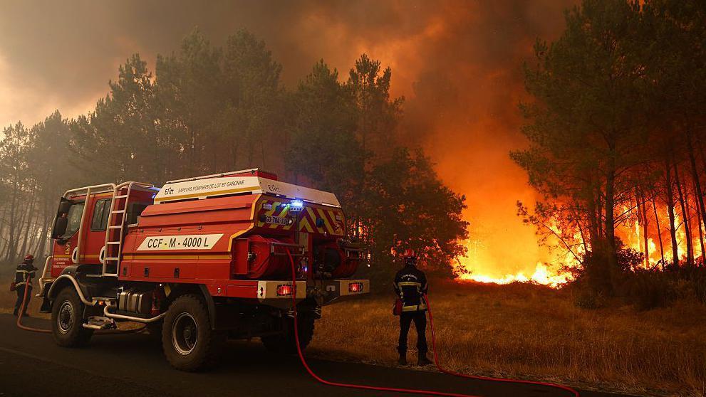 Evakuisano 12.000 ljudi u Francuskoj zbog požara, borba sa vatrom i u Italiji 8