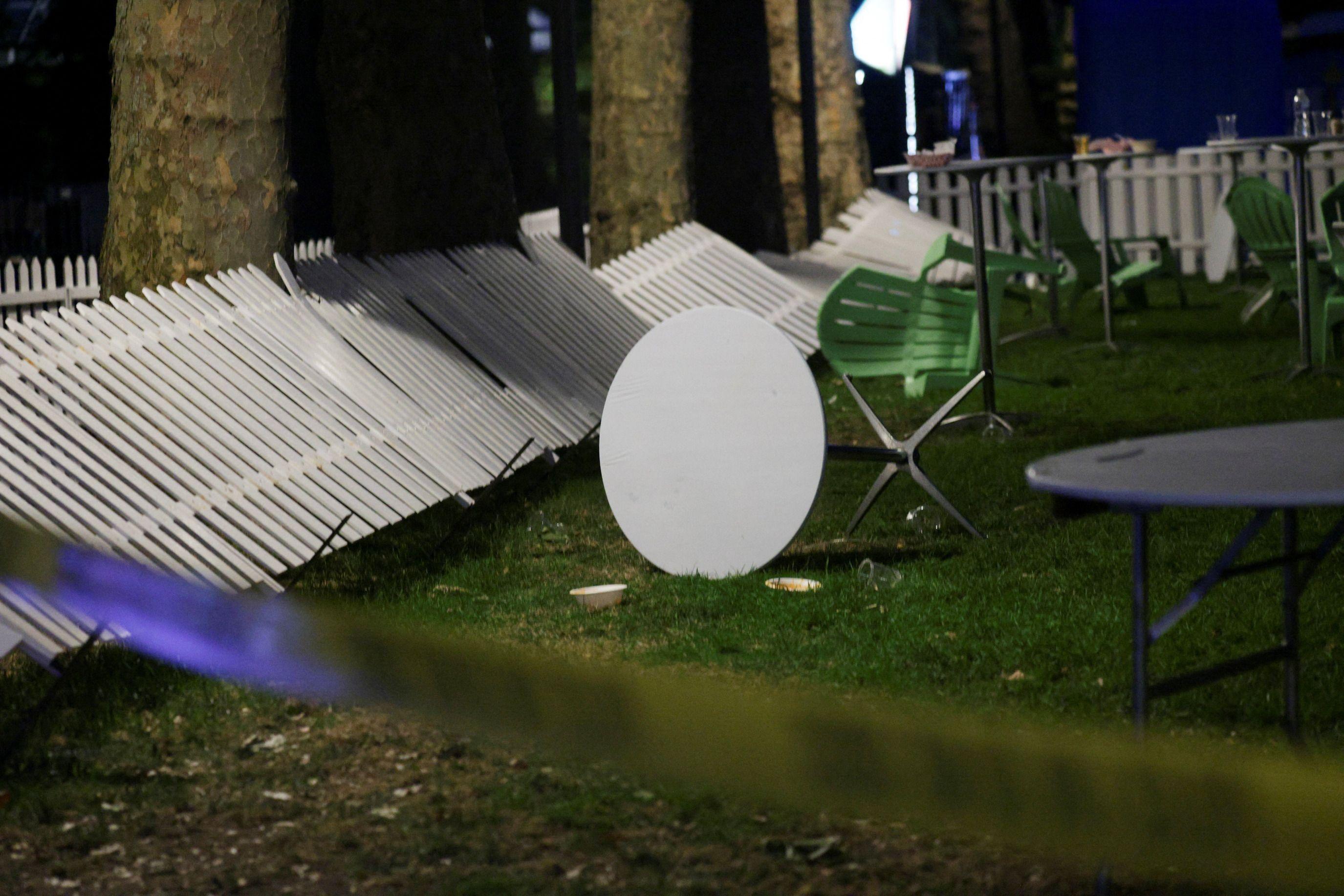 Pucnjava u Sijetlu: Troje mrtvih, najmanje petoro ranjenih 3 Razbacani stolovi i polomljena ograda na festivalu hrane u Sijetlu