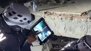 Zemljotres u Venecueli: Trogodišnjak spasen posle šest dana ispod ruševina 4