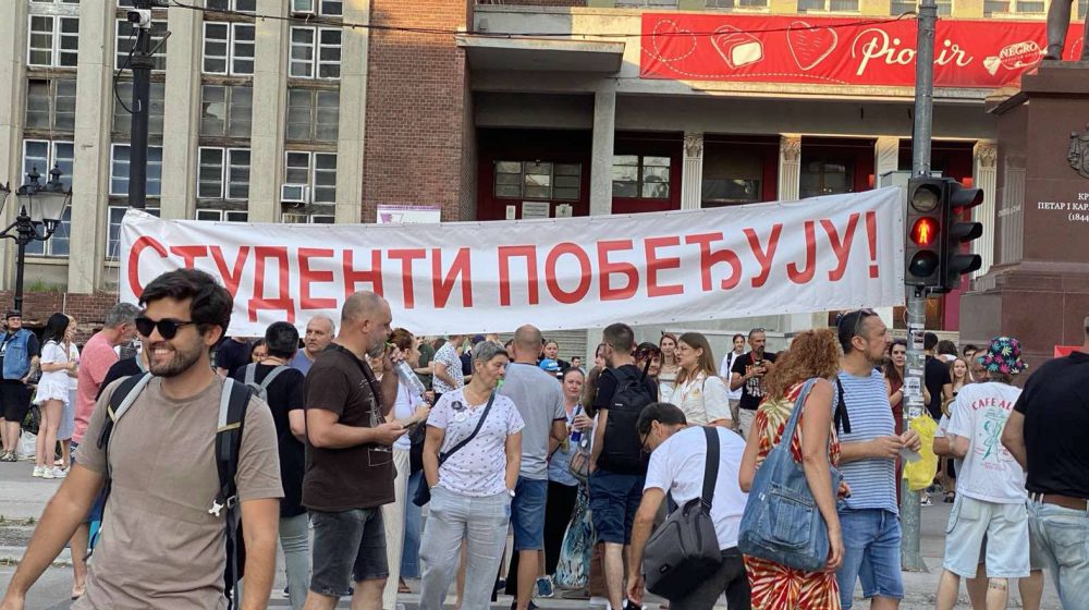 Predizborna atmosfera u Srbiji: Ko pobedi - pričaće! 7