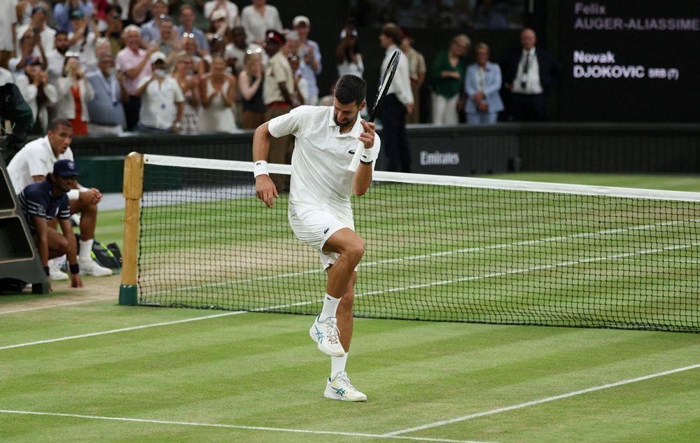 'Ovo nije normalno': Đoković posle maratonskog meča ušao u polufinale Vimbldona 1 novak đoković