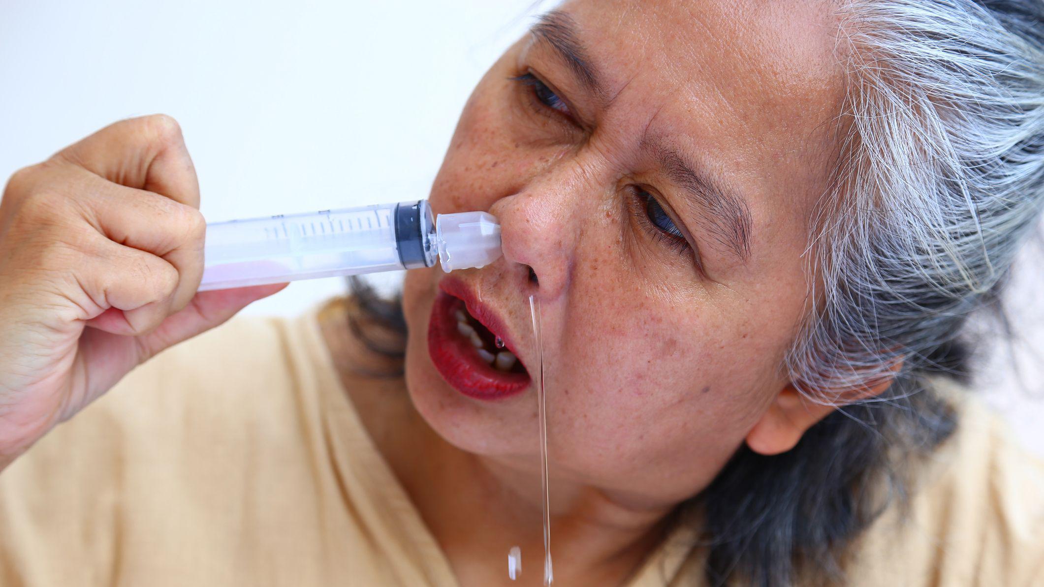 'Kao u horor filmu': Ameba koja jede mozak bi mogla da se proširi po svetu 6 Nazalni irigatori i špricevi mogu amebi Naegleria fowleri da obezbede jednostavan put do mozga