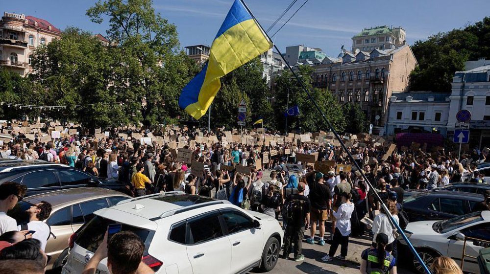 Protesti u Ukrajini zbog odluke Zelenskog da smeni ministra odbrane 9
