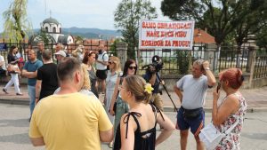 Nišlije blokirale Bulevar Nemanjića, protive se izgradnji pruge u Panteleju 2