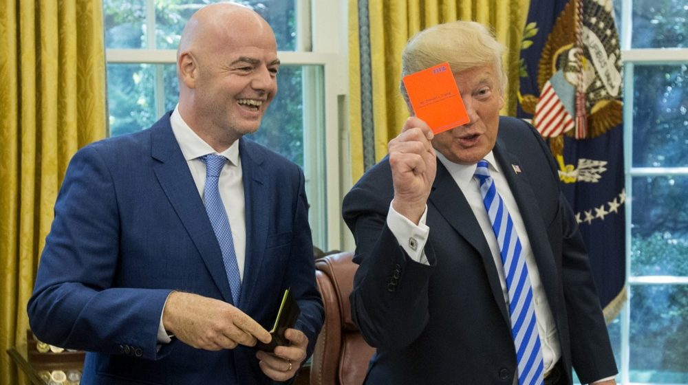"Halo, ovde Donald": Nemački mediji pišu - Infantino zaslužio crveni karton 1