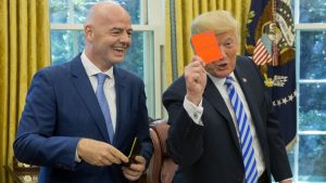 (VIDEO) Donald Tramp „bocnuo“ Infantina pred finale Mundijala: Prvom čoveku FIFA nije bilo svejedno