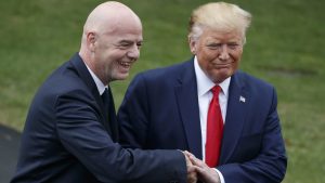 „Halo, ovde Donald“: Nemački mediji pišu – Infantino zaslužio crveni karton