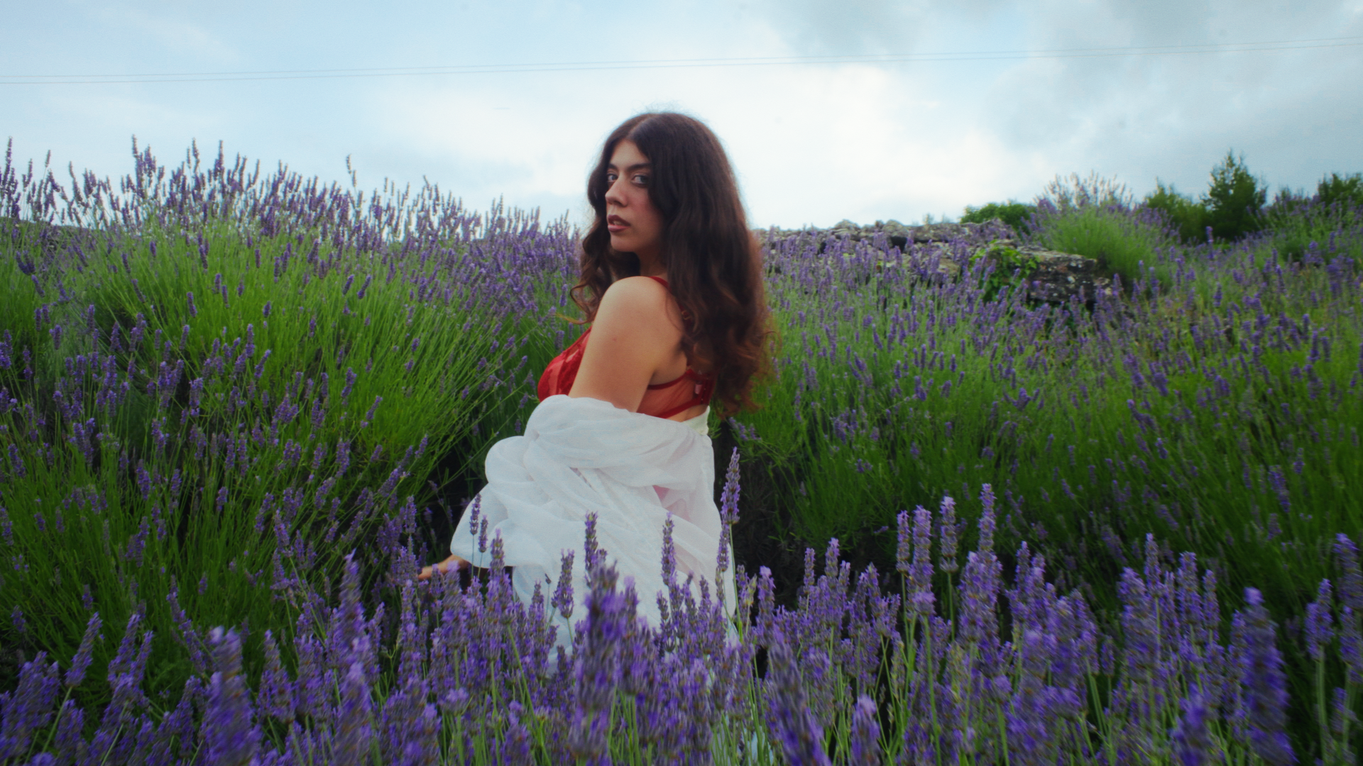 Iva Lorens otvara novu muzičku eru singlom „Vreme trošiš mi“ i najavljuje novi album