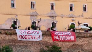 EXIT poručuje "Studenti pobeđuju", - Studenti odgovaraju: “Dogodine na tvrđavi” 3 EXIT poručuje "Studenti pobeđuju", - Studenti odgovaraju: “Dogodine na tvrđavi” 1