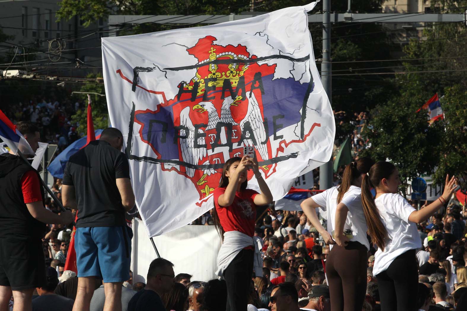 Prijateljska kritika studenata nije izdaja: Sme li se ukazivati na greške studentskog pokreta? 3 Prijateljska kritika studenata nije izdaja: Sme li se ukazivati na greške studentskog pokreta? 3