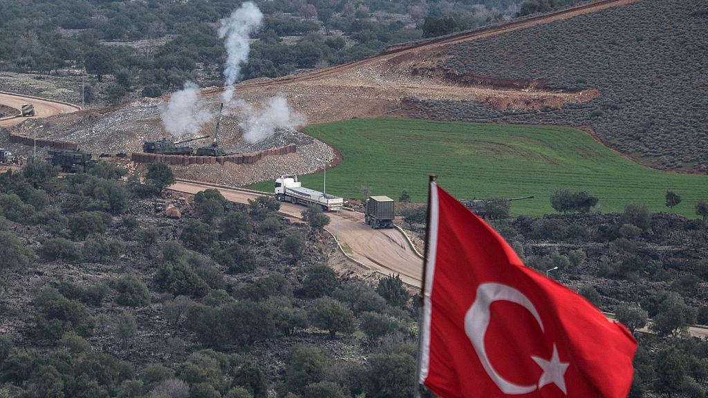 Pokušaj puča: Kako je Erdogan promenio Tursku protekle decenije 10 Turska je nastavila vojne operacije protiv snaga predvođenih Narodnim zaštitinim jedinicama na severu Sirije, istovremeno pokušavajući da obnovi mirovne pregovore sa Radničkom partijom Kurdistana