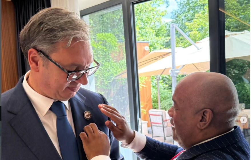 Pastor Berns izneo detalje o večeri sa Vučićem, dodelio mu zvanje "duhovnog diplomate" 8