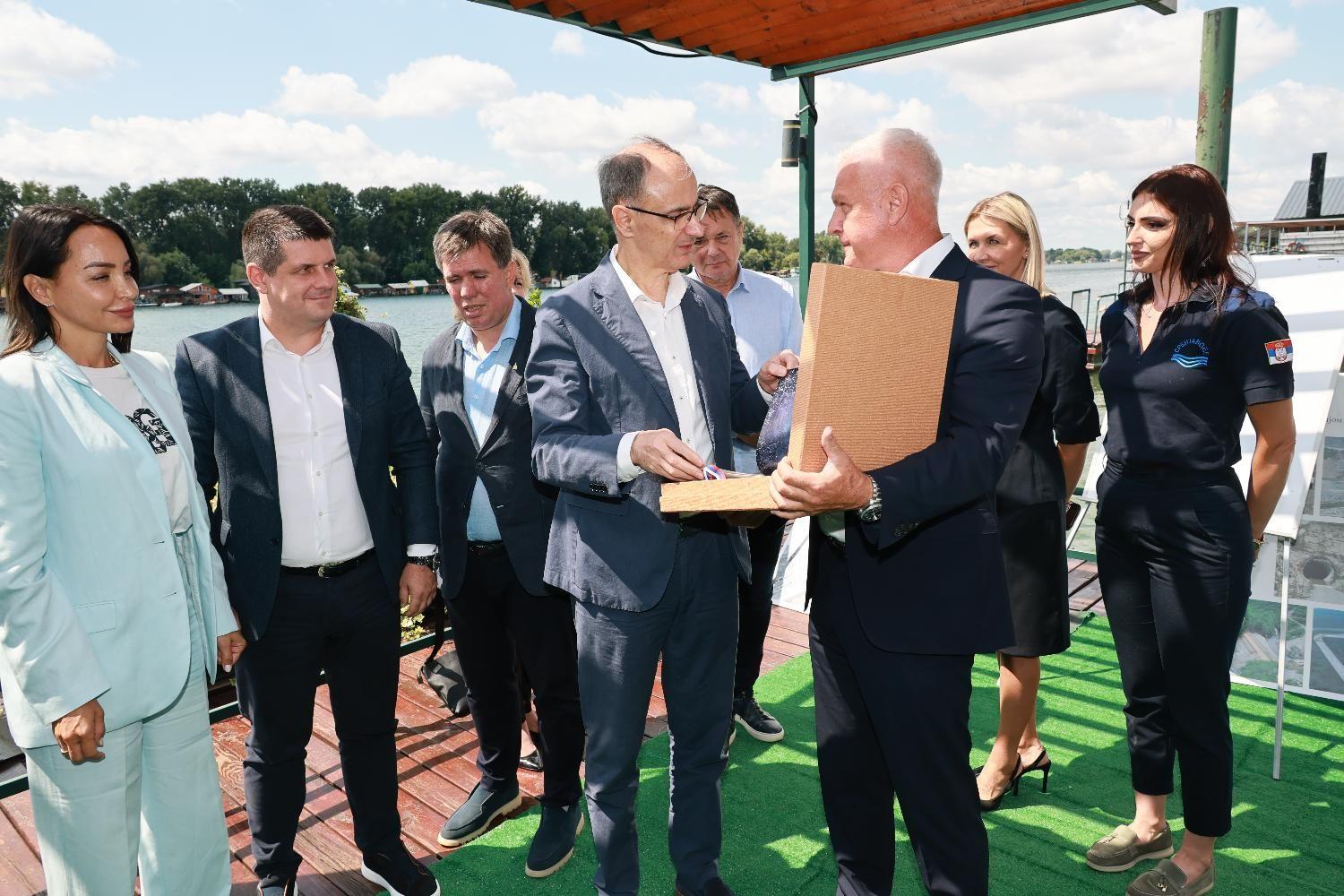 Sednica skupštine, jedina tačka - nepoverenje Vladi Srbije 2 đuro macut