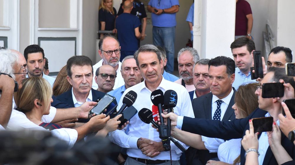U Grčkoj napadi zapaljivim bombama na političare, jedna političarka povređena, njena majka poginula 7