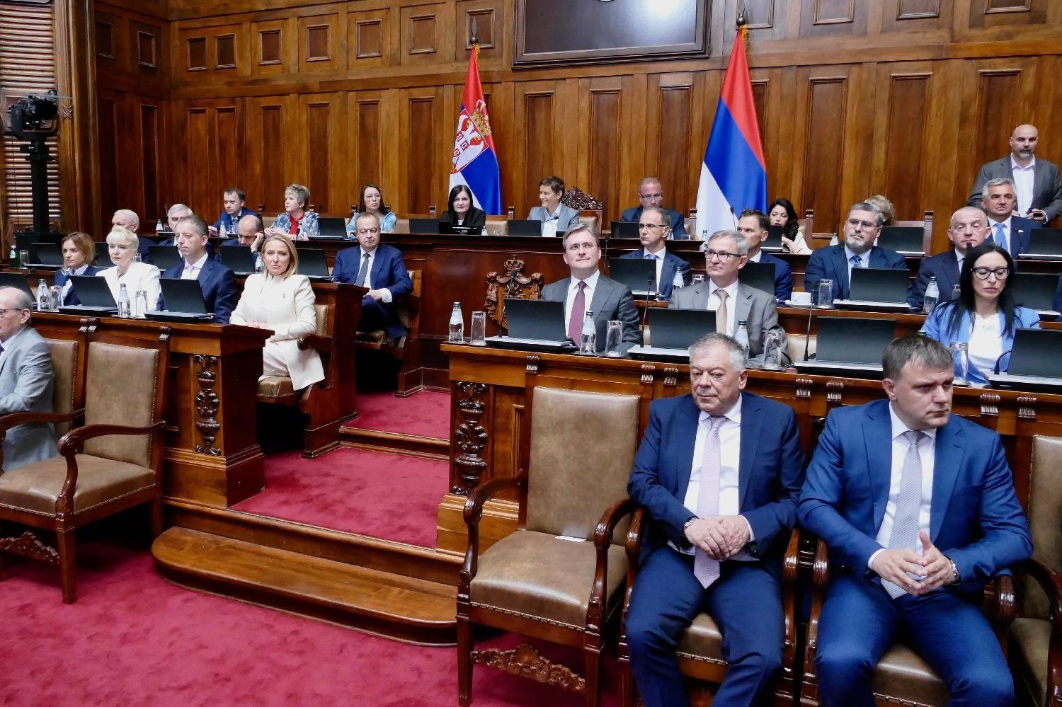 vlada srbije, vlada đure macuta, ministri u vladi srbije, vlada srbije na sednici skupštine
