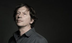 Dejan Atanacković o napadu na Arsenijevića i sećanju na žrtve Srebrenice: „Osam hiljada ljudi da stanu u red i uhvate se za ruke...” 1 Dejan Atanacković o napadu na Arsenijevića i sećanju na žrtve Srebrenice: „Osam hiljada ljudi da stanu u red i uhvate se za ruke...” 1