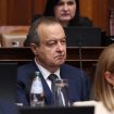 "Ako je ovo najbolje što Vlada ima...": Sagovornici Danasa o Dačićevom puštanju zvuka zvučnog topa u Skupštini 10