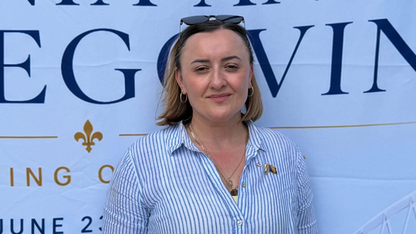 'Nećete plaćati hotel': Selma i Ramiza u Sijetlu ugostile 17 navijača BiH 5 Sabina Zolota