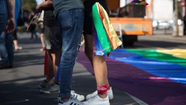 Nevidljivi i uplašeni: Život LGBT ljudi u malim sredinama u Srbiji 8