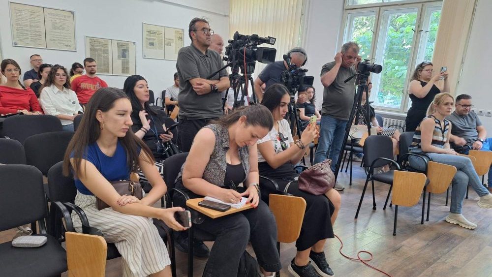 Filozofski fakultet Niš "Skandalozna kazna za fakultet": Zaposleni na niškom Filozofskom protiv odluke Vlade o ukidanju budžetskog finansiranja za tri departmana 2