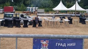 „U ponudi vo na ražnju, ali ne i rešavanje poblema“: Opozicija o predizbornom skupu SNS u Trupalu kod Niša