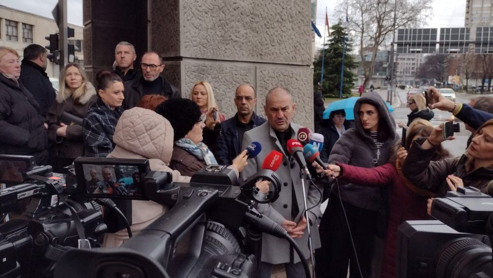 Suđenje za ubistvo dečaka Andreja Simića iz Niške Banje Nastavak suđenja roditeljima maloletnika koji je ubio vršnjaka iz Niške Banje 2