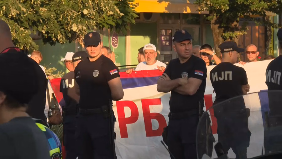 U Dobanovcima dva protesta, policija je između 8