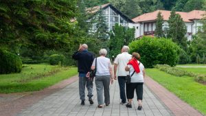 "Vraćamo se 11 godina unazad": Turistički vaučeri od dobre mere za razvoj turizma postali još jedan predizborni alat 17