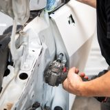 Na tržištu rada teško pronaći autolimare iako plata ide i do 180.000 dinara: Koja su još zanimanja deficitarana? 7