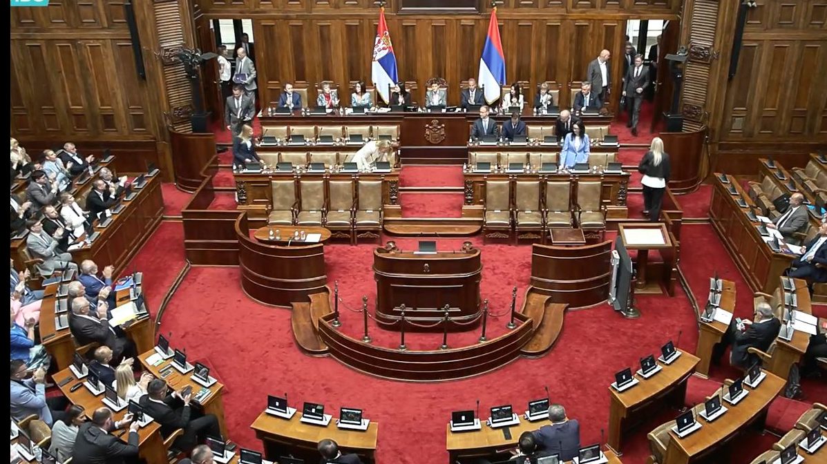 Počela sednica o nepoverenju vladi, premijer i ministri u sali
