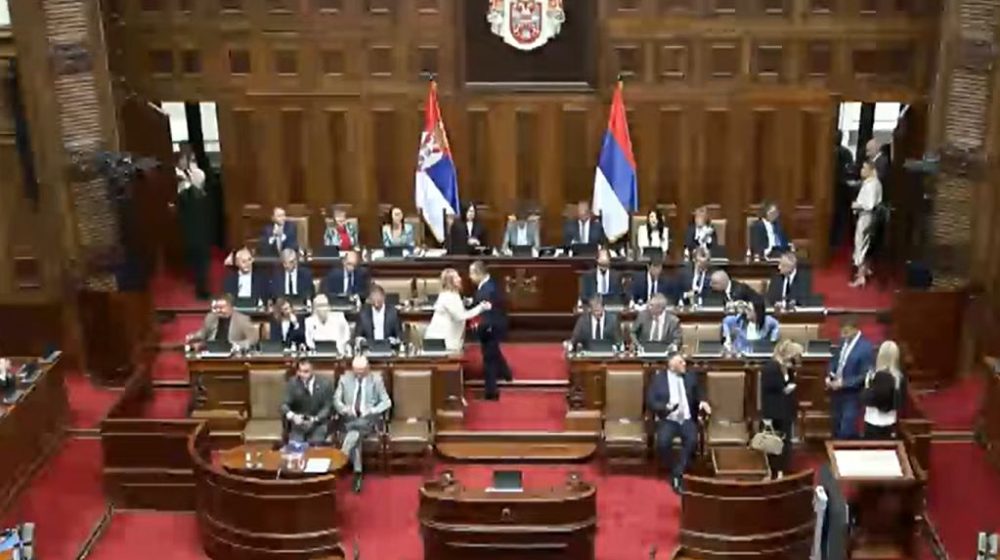 Počela sednica o nepoverenju vladi, premijer i ministri u sali 1