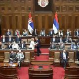 Počela sednica o nepoverenju vladi, premijer i ministri u sali 6
