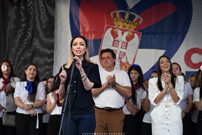 "Naprednjaci se vesele" - snimci partijskih skupova SNS se dele na mrežama (VIDEO) 1