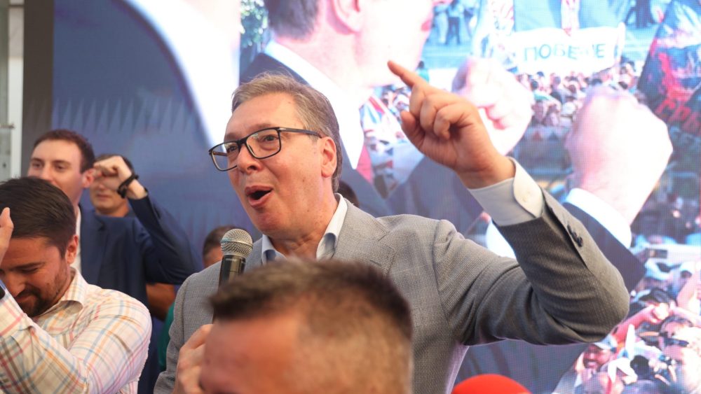 "Slatkorečivi poziv ima jednu začkoljicu": Šta znači Vučićeva najava državnih subvencija za povratnike iz inostranstva? 2 "Slatkorečivi poziv ima jednu začkoljicu": Šta znači Vučićeva najava državnih subvencija za povratnike iz inostranstva? 2